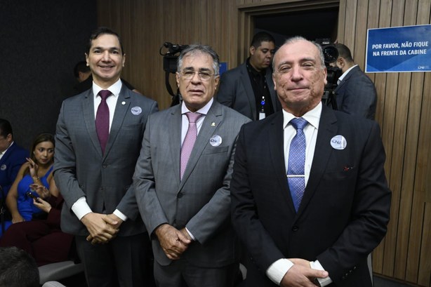 Presidente do TRE-GO prestigia posse de novos representantes da OAB no CNJ